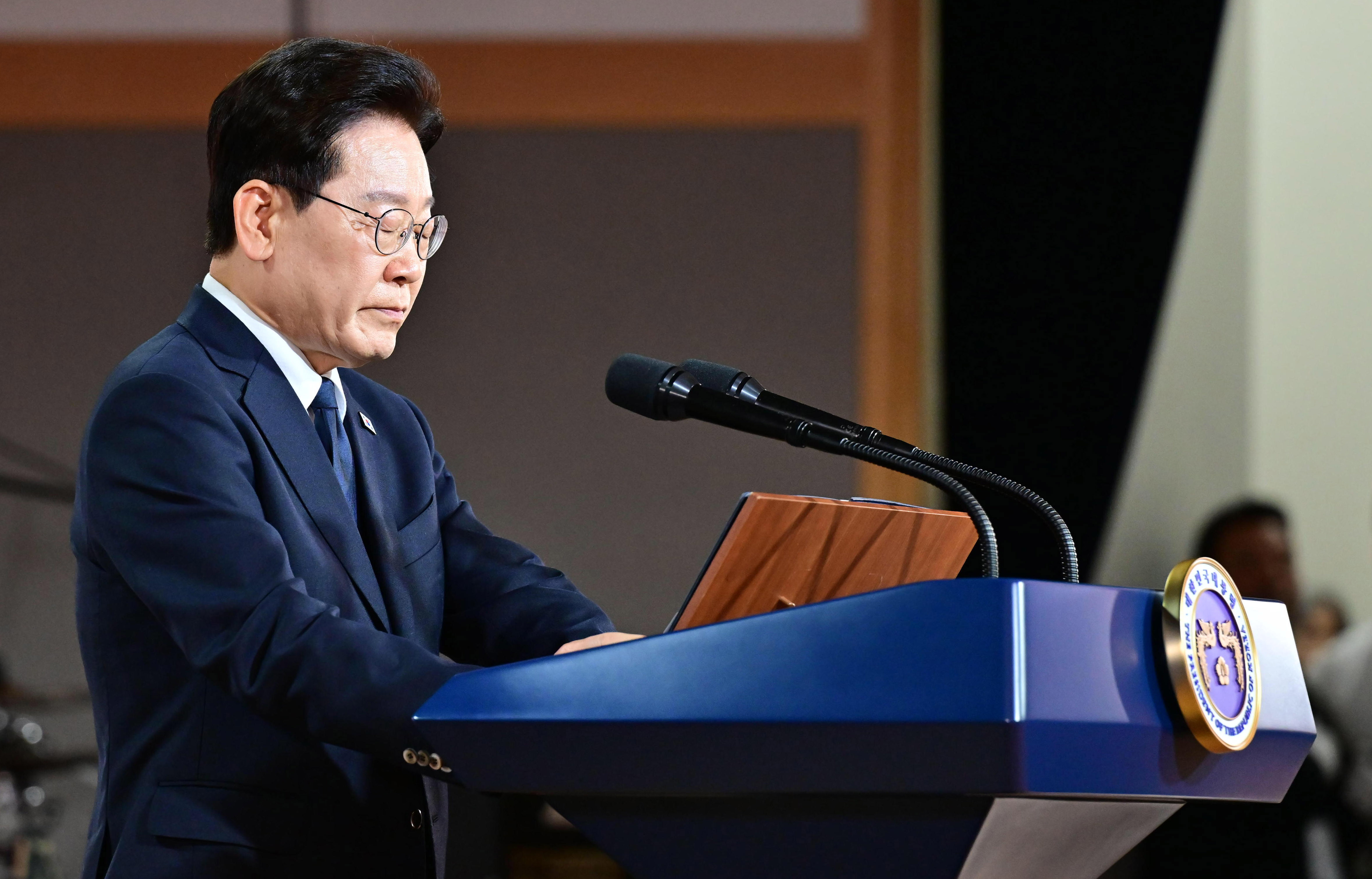 “민주주의 위해 삶 바친⋯” 울컥한 李대통령, 왜?