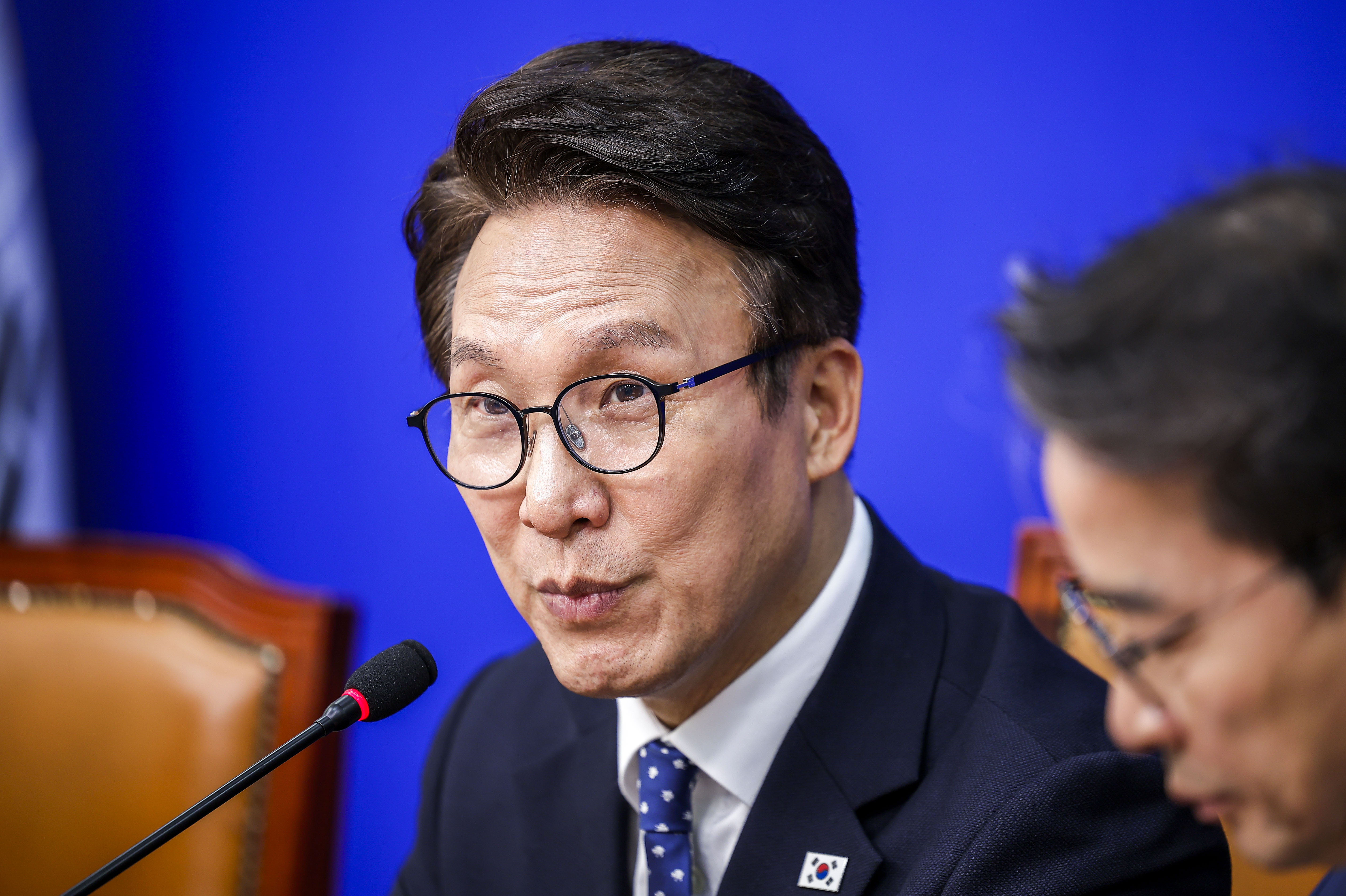 ‘4번째 가상자산 과세 유예’ 가닥 김민석 대표 “연내 결론” 공식화