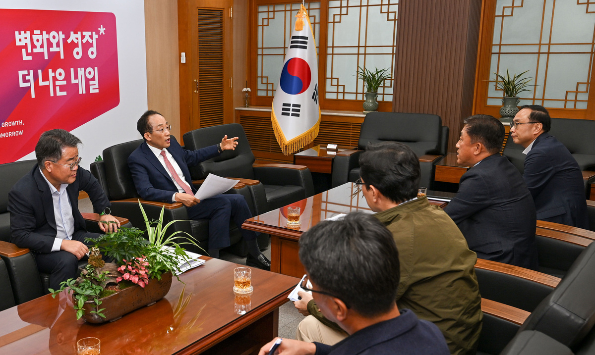 추경호 시장, 호남 반도체 전력망 위한 대구 변전소 자재 전용 반대