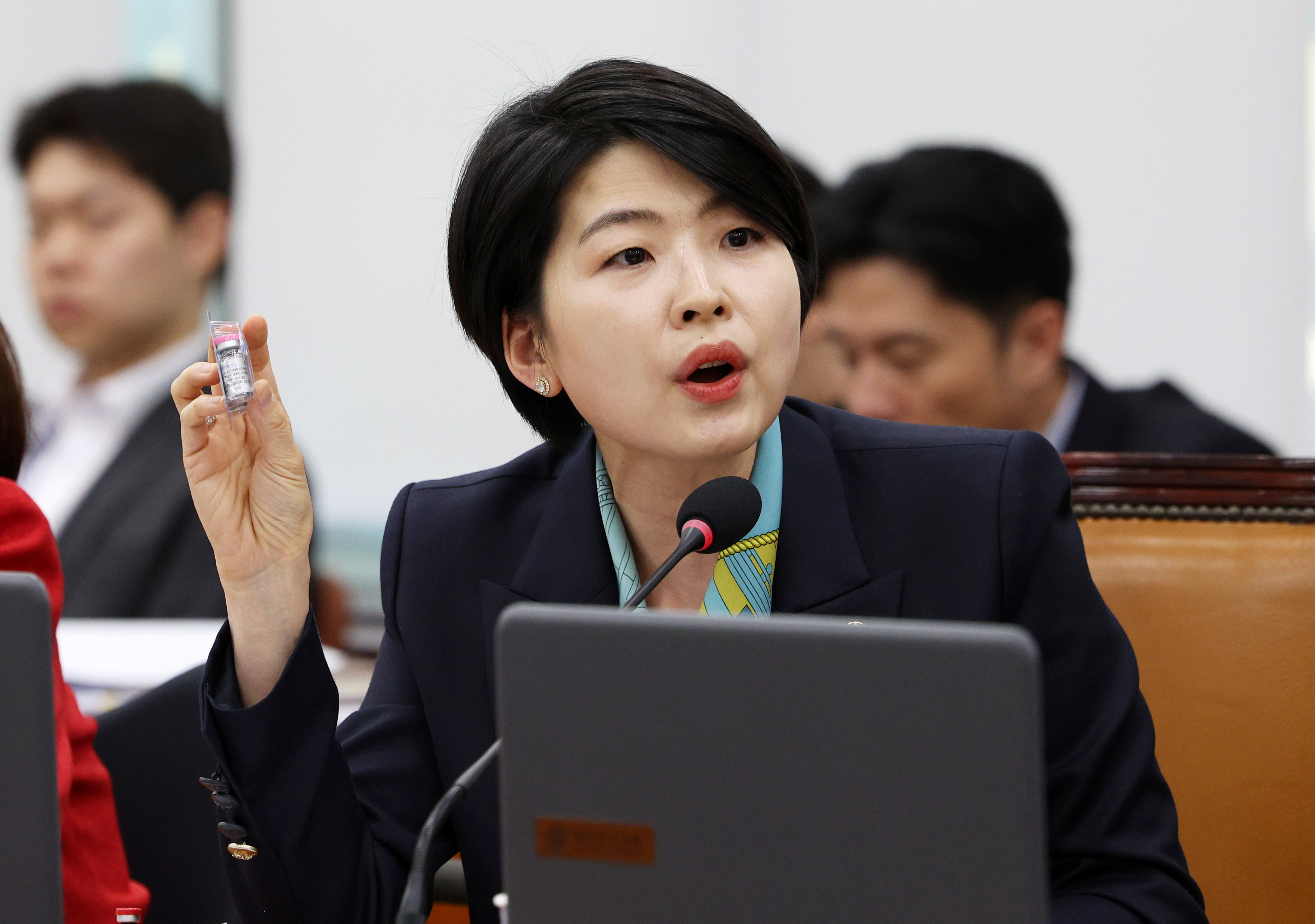 ‘압수수색’ 아주대병원 소아응급교수 7명 사직 결정…경찰 “안타깝다”